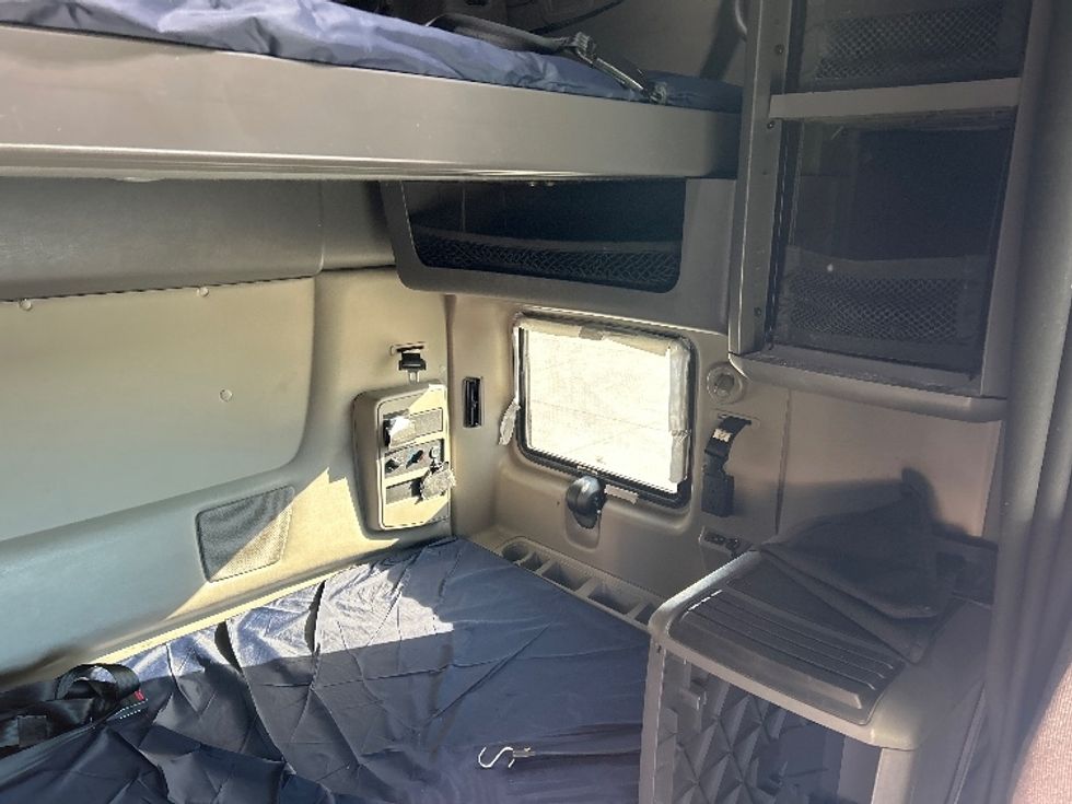 Sleeper Tractor-Heavy Duty Tractors-International-2023-LT625-Phoenix-AZ-662,203\n\t\tmiles-$ 43,750 - Image 16