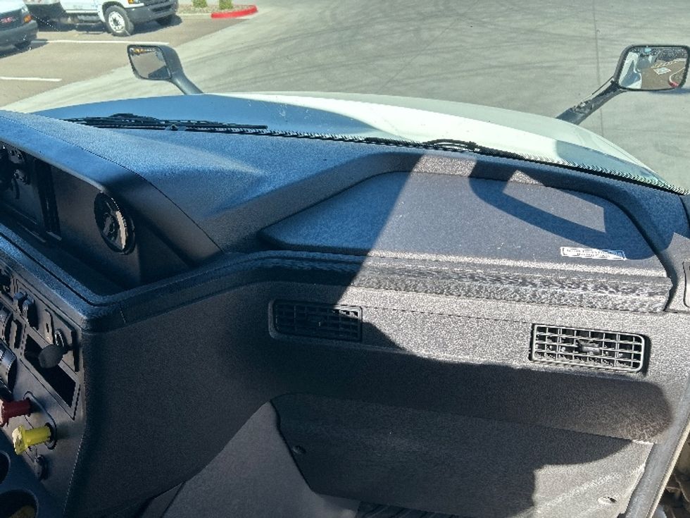 Sleeper Tractor-Heavy Duty Tractors-International-2023-LT625-Phoenix-AZ-671,561\n\t\tmiles-$ 42,750 - Image 14