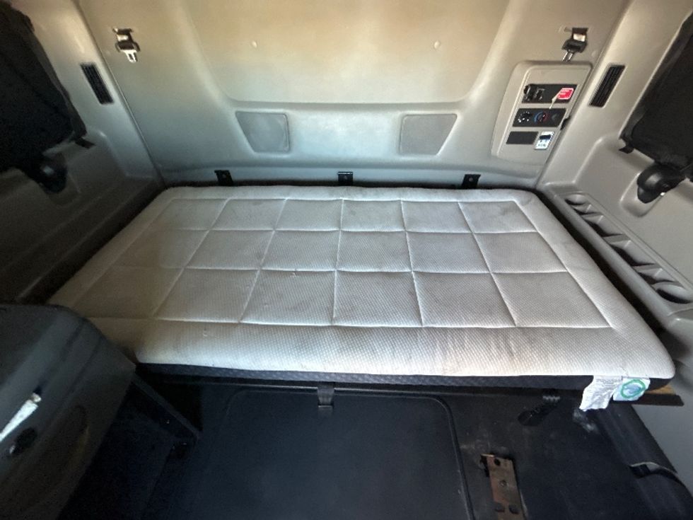 Sleeper Tractor-Heavy Duty Tractors-International-2023-LT625-Phoenix-AZ-671,561\n\t\tmiles-$ 42,750 - Image 17