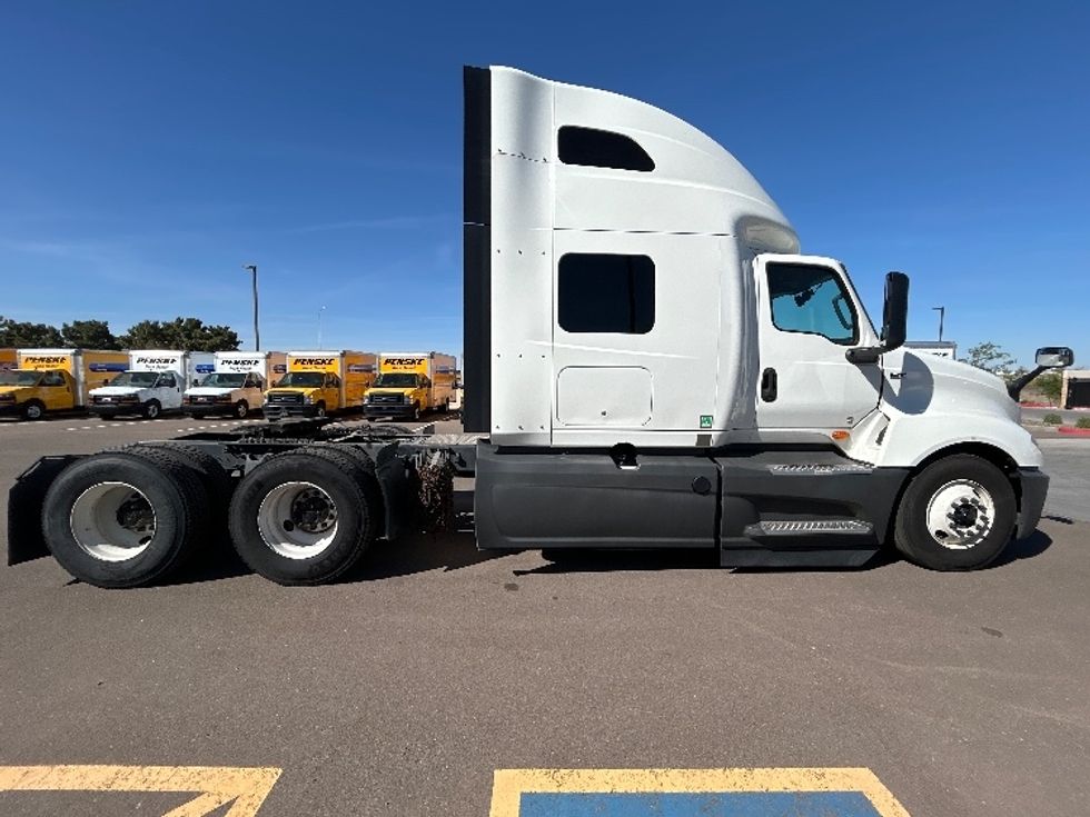 Sleeper Tractor-Heavy Duty Tractors-International-2023-LT625-Phoenix-AZ-671,561\n\t\tmiles-$ 42,750 - Image 8