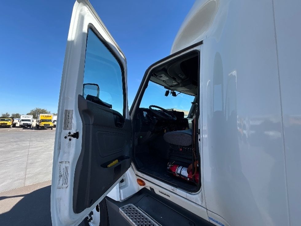 Sleeper Tractor-Heavy Duty Tractors-International-2023-LT625-Phoenix-AZ-671,561\n\t\tmiles-$ 42,750 - Image 9