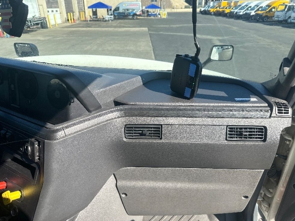 Sleeper Tractor-Heavy Duty Tractors-International-2023-LT625-Phoenix-AZ-673,744\n\t\tmiles-$ 42,500 - Image 14