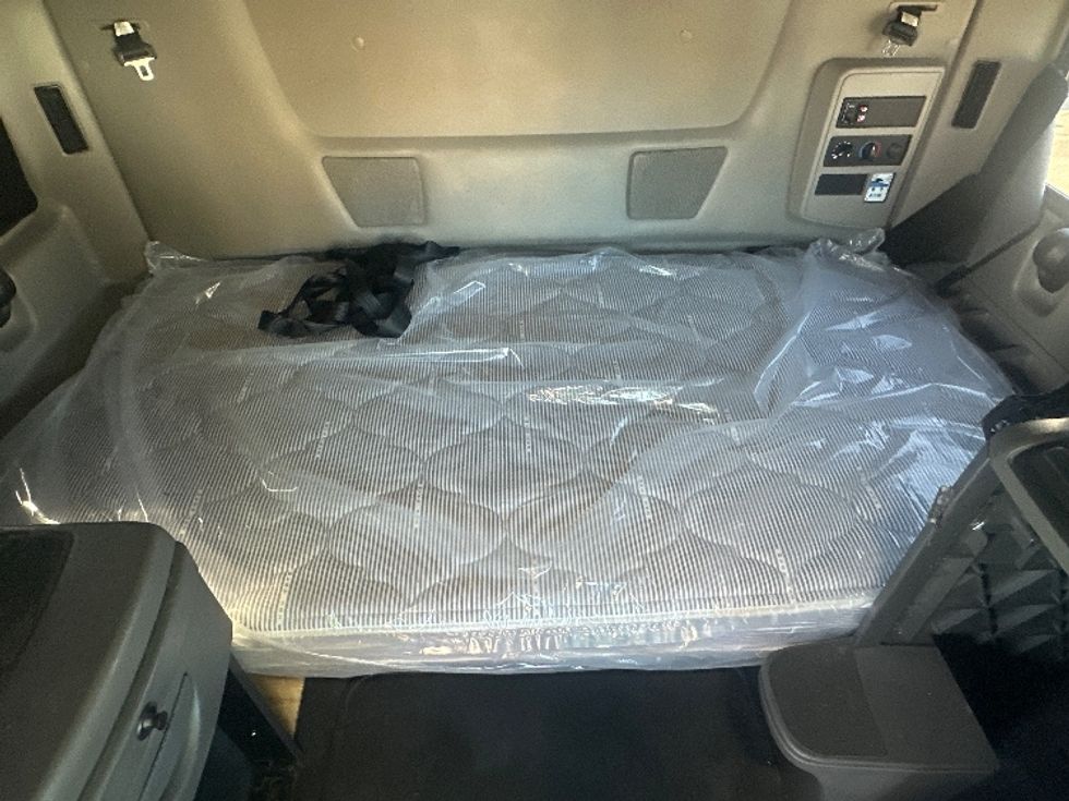 Sleeper Tractor-Heavy Duty Tractors-International-2023-LT625-Phoenix-AZ-673,744\n\t\tmiles-$ 42,500 - Image 17