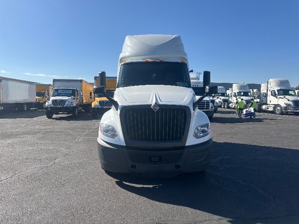 Sleeper Tractor-Heavy Duty Tractors-International-2023-LT625-Phoenix-AZ-673,744\n\t\tmiles-$ 42,500 - Image 2