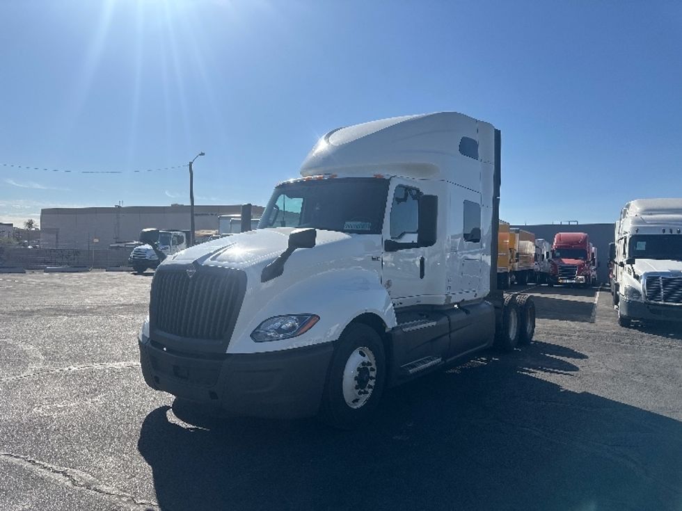 Sleeper Tractor-Heavy Duty Tractors-International-2023-LT625-Phoenix-AZ-673,744\n\t\tmiles-$ 42,500 - Image 3