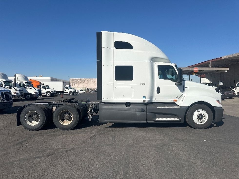 Sleeper Tractor-Heavy Duty Tractors-International-2023-LT625-Phoenix-AZ-673,744\n\t\tmiles-$ 42,500 - Image 8