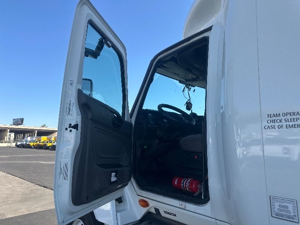 Sleeper Tractor-Heavy Duty Tractors-International-2023-LT625-Phoenix-AZ-673,744\n\t\tmiles-$ 42,500 - Image 9