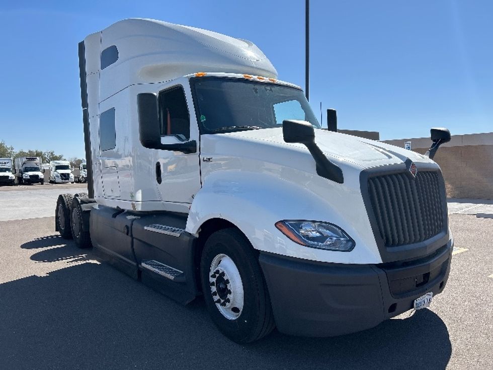 Sleeper Tractor-Heavy Duty Tractors-International-2023-LT625-Phoenix-AZ-674,064\n\t\tmiles-$ 42,500 - Image 1