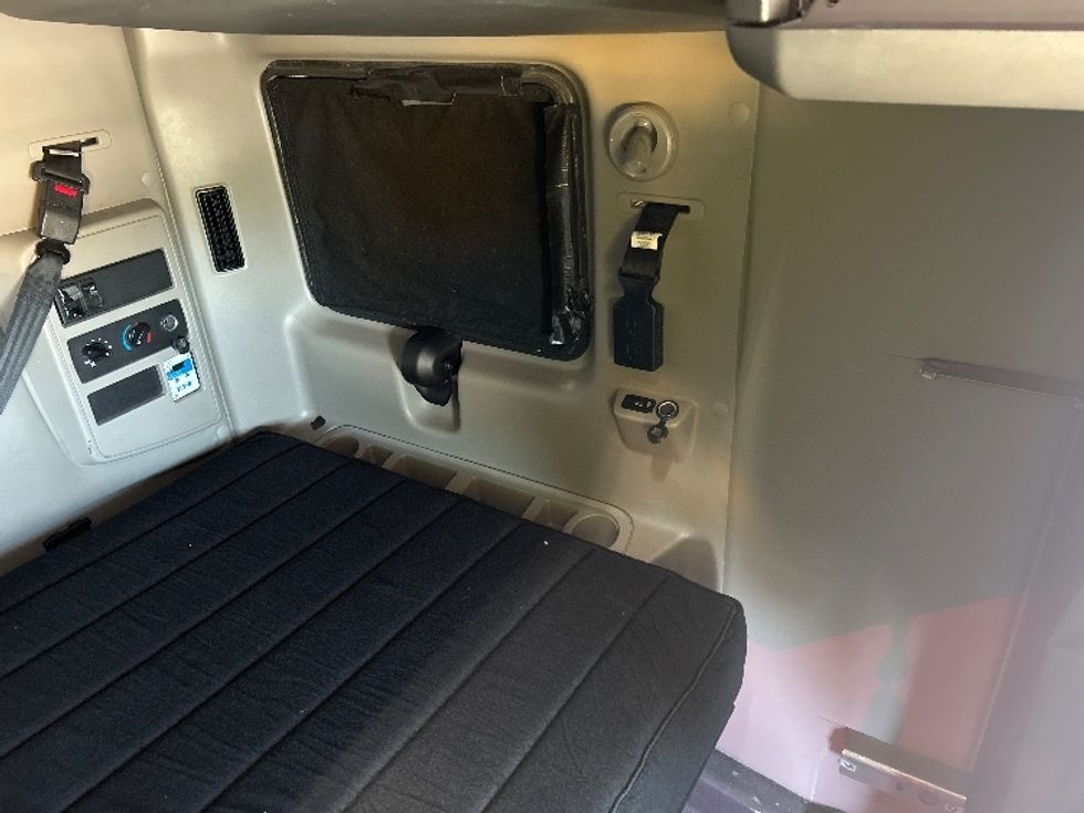 Sleeper Tractor-Heavy Duty Tractors-International-2023-LT625-Phoenix-AZ-674,064\n\t\tmiles-$ 42,500 - Image 17