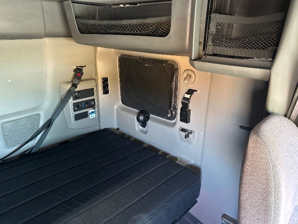 Sleeper Tractor-Heavy Duty Tractors-International-2023-LT625-Phoenix-AZ-674,064\n\t\tmiles-$ 42,500 - Image 18