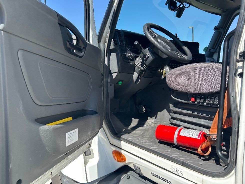 Sleeper Tractor-Heavy Duty Tractors-International-2023-LT625-Phoenix-AZ-674,064\n\t\tmiles-$ 42,500 - Image 9