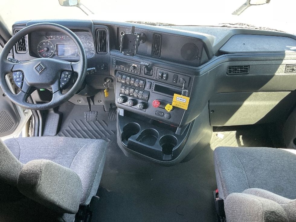 Sleeper Tractor-Heavy Duty Tractors-International-2023-LT625-Phoenix-AZ-674,852\n\t\tmiles-$ 43,500 - Image 12