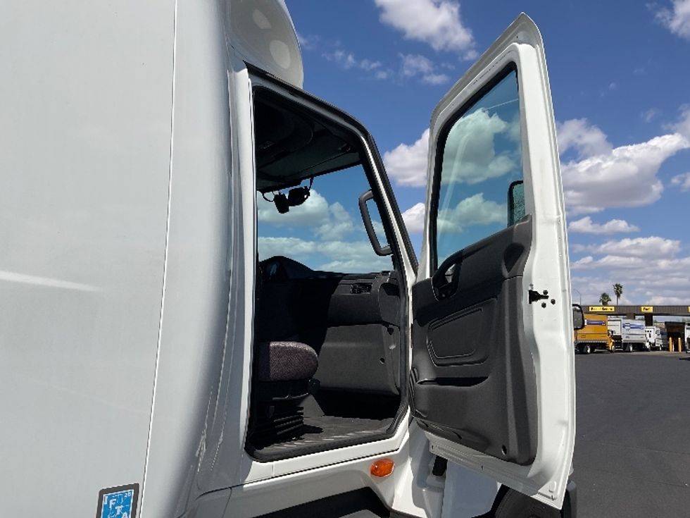 Sleeper Tractor-Heavy Duty Tractors-International-2023-LT625-Phoenix-AZ-674,852\n\t\tmiles-$ 43,500 - Image 13