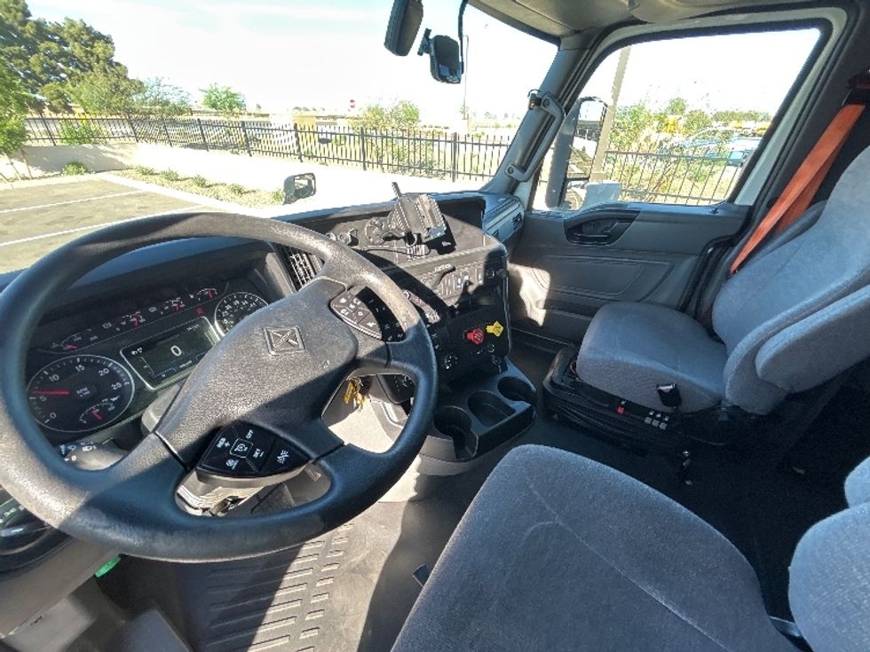 Sleeper Tractor-Heavy Duty Tractors-International-2023-LT625-Phoenix-AZ-686,201\n\t\tmiles-$ 41,250 - Image 10