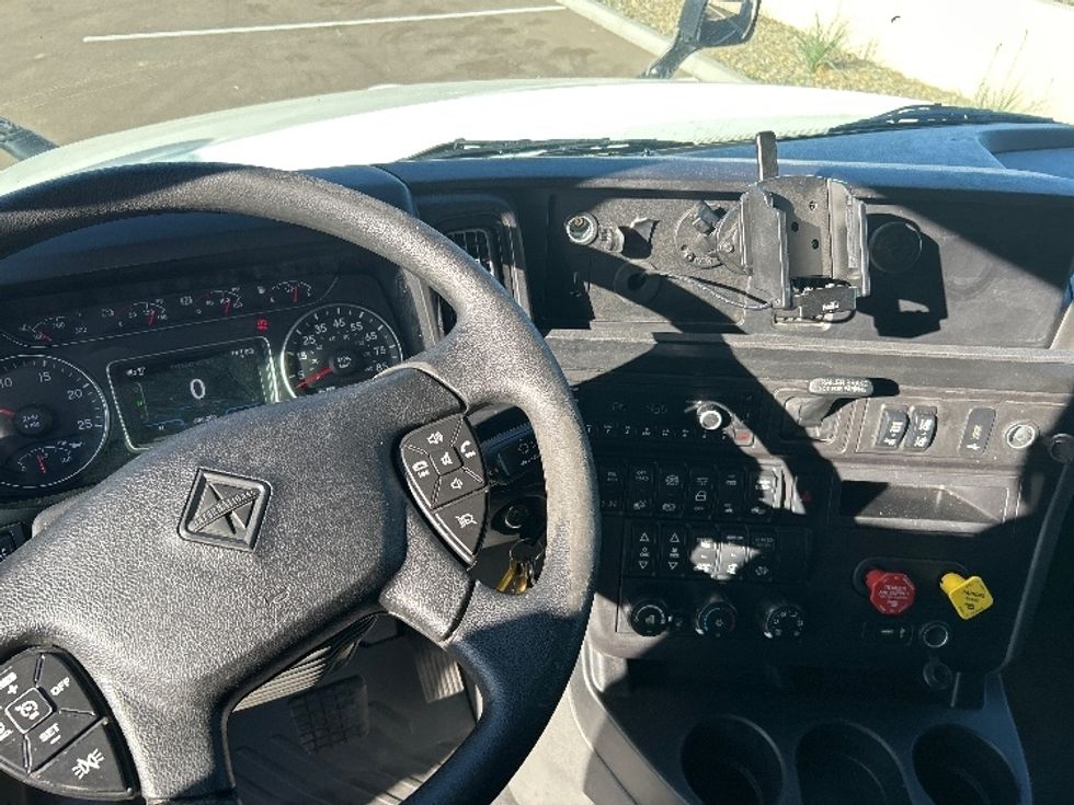 Sleeper Tractor-Heavy Duty Tractors-International-2023-LT625-Phoenix-AZ-686,201\n\t\tmiles-$ 41,250 - Image 11