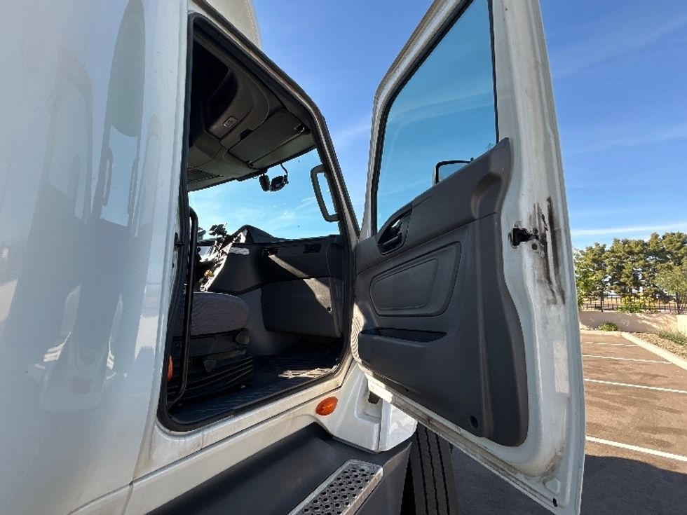 Sleeper Tractor-Heavy Duty Tractors-International-2023-LT625-Phoenix-AZ-686,201\n\t\tmiles-$ 41,250 - Image 13