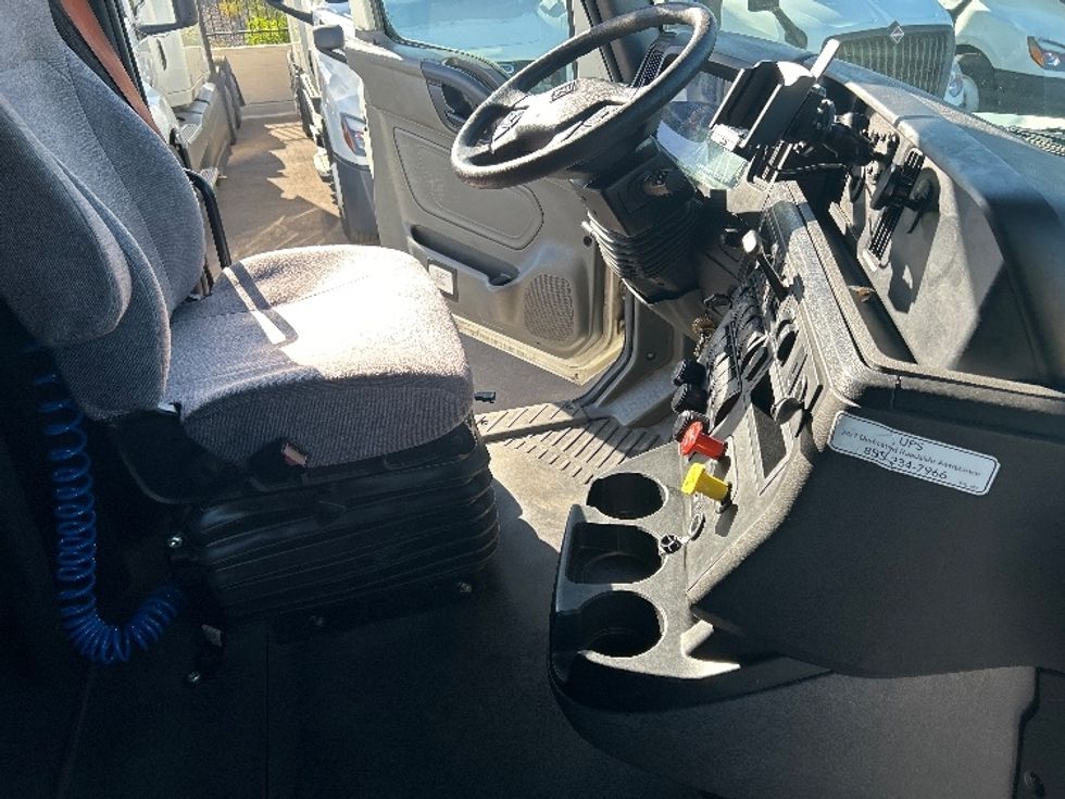 Sleeper Tractor-Heavy Duty Tractors-International-2023-LT625-Phoenix-AZ-686,201\n\t\tmiles-$ 41,250 - Image 15