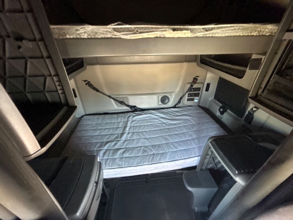 Sleeper Tractor-Heavy Duty Tractors-International-2023-LT625-Phoenix-AZ-686,201\n\t\tmiles-$ 41,250 - Image 16