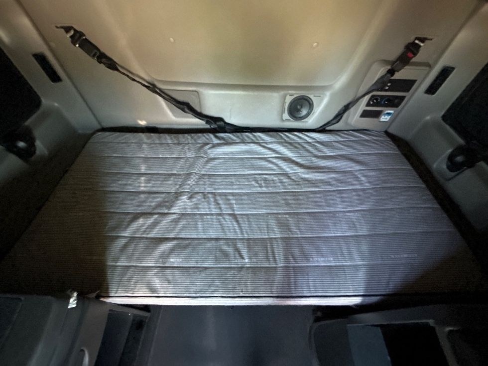 Sleeper Tractor-Heavy Duty Tractors-International-2023-LT625-Phoenix-AZ-686,201\n\t\tmiles-$ 41,250 - Image 17