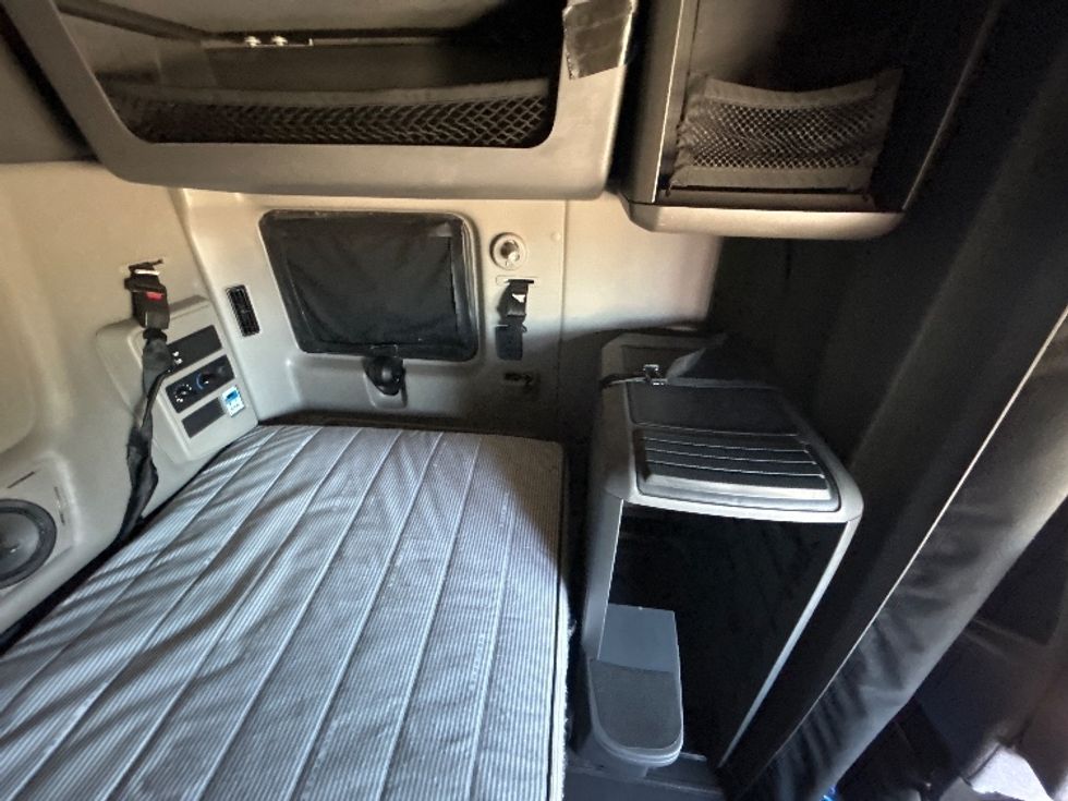 Sleeper Tractor-Heavy Duty Tractors-International-2023-LT625-Phoenix-AZ-686,201\n\t\tmiles-$ 41,250 - Image 18