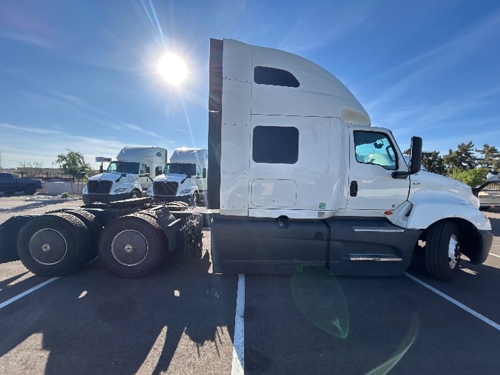 Sleeper Tractor-Heavy Duty Tractors-International-2023-LT625-Phoenix-AZ-686,201\n\t\tmiles-$ 41,250 - Image 8