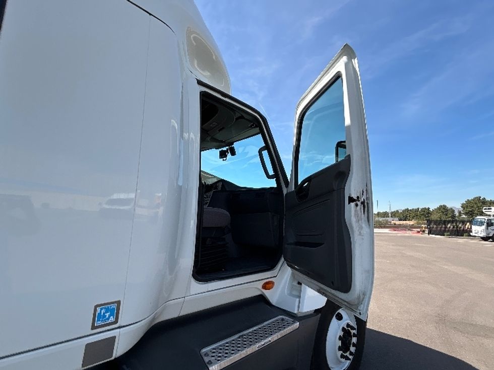 Sleeper Tractor-Heavy Duty Tractors-International-2023-LT625-Phoenix-AZ-698,163\n\t\tmiles-$ 40,000 - Image 13