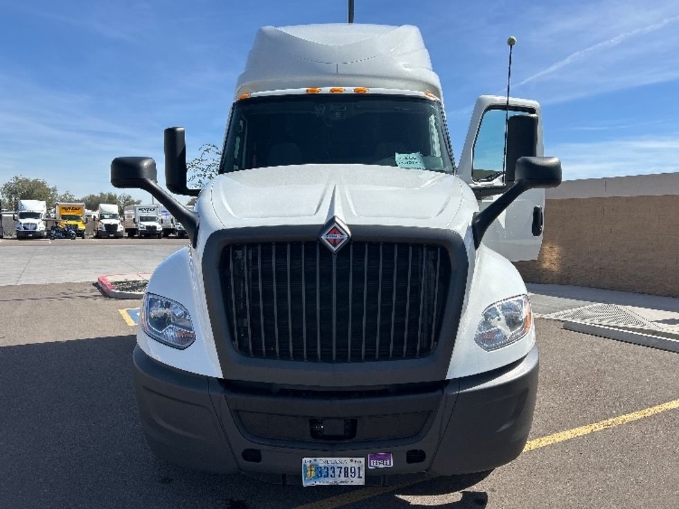 Sleeper Tractor-Heavy Duty Tractors-International-2023-LT625-Phoenix-AZ-698,163\n\t\tmiles-$ 40,000 - Image 2