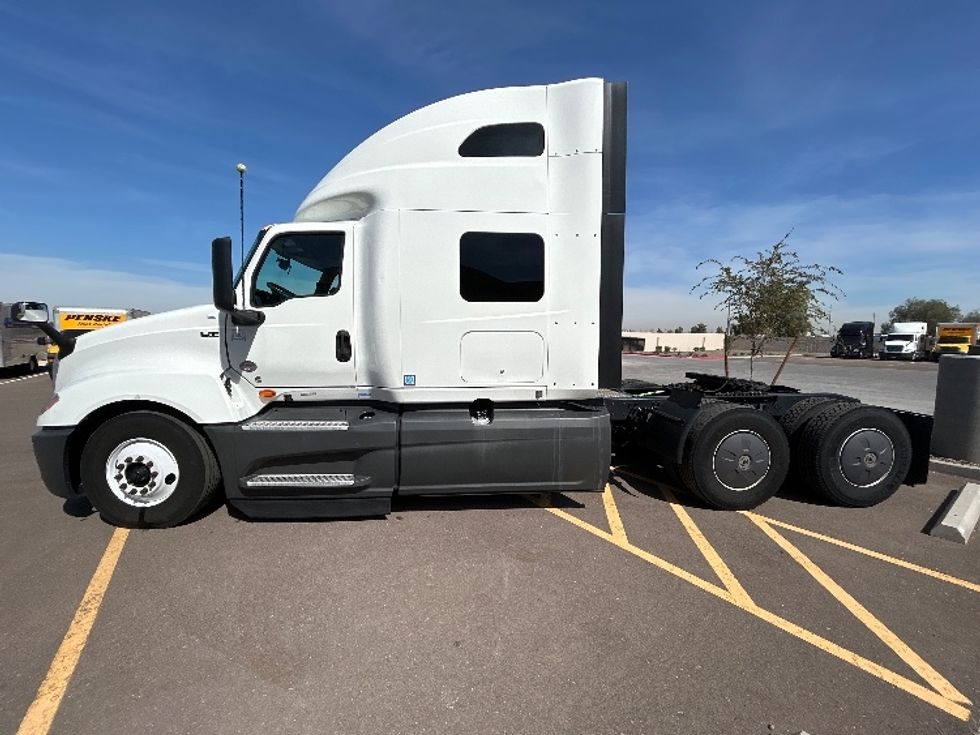 Sleeper Tractor-Heavy Duty Tractors-International-2023-LT625-Phoenix-AZ-698,163\n\t\tmiles-$ 40,000 - Image 4