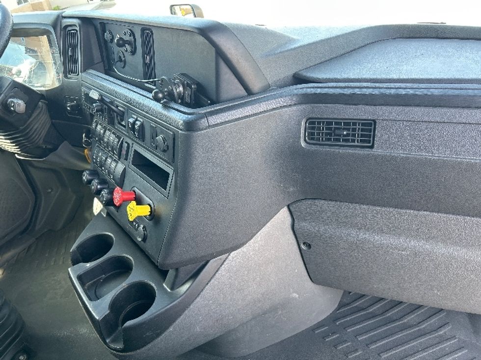 Sleeper Tractor-Heavy Duty Tractors-International-2023-LT625-Phoenix-AZ-700,541\n\t\tmiles-$ 39,750 - Image 15