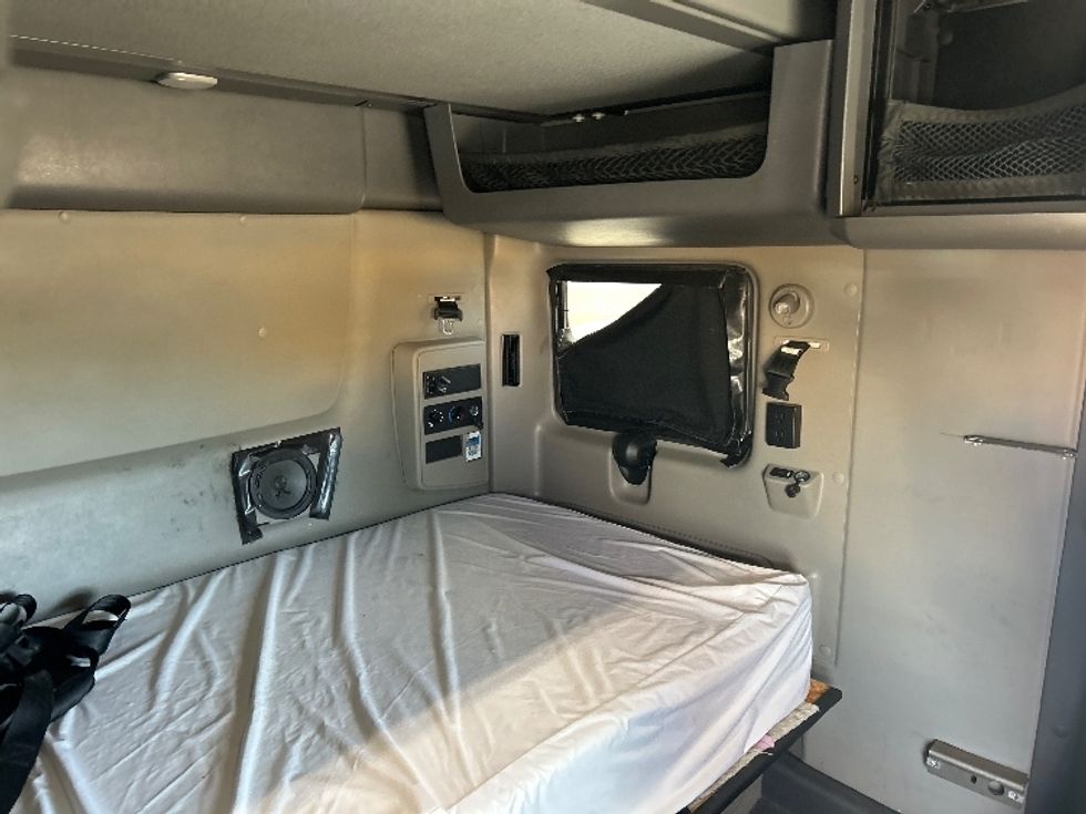 Sleeper Tractor-Heavy Duty Tractors-International-2023-LT625-Phoenix-AZ-700,541\n\t\tmiles-$ 39,750 - Image 18