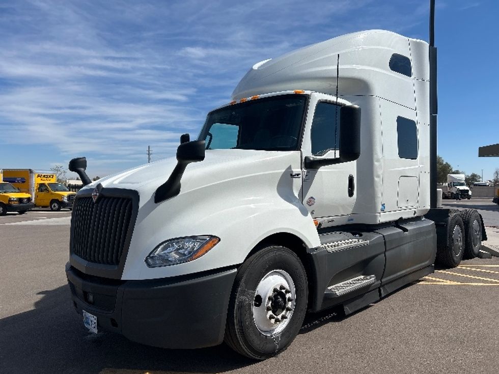 Sleeper Tractor-Heavy Duty Tractors-International-2023-LT625-Phoenix-AZ-700,541\n\t\tmiles-$ 39,750 - Image 3