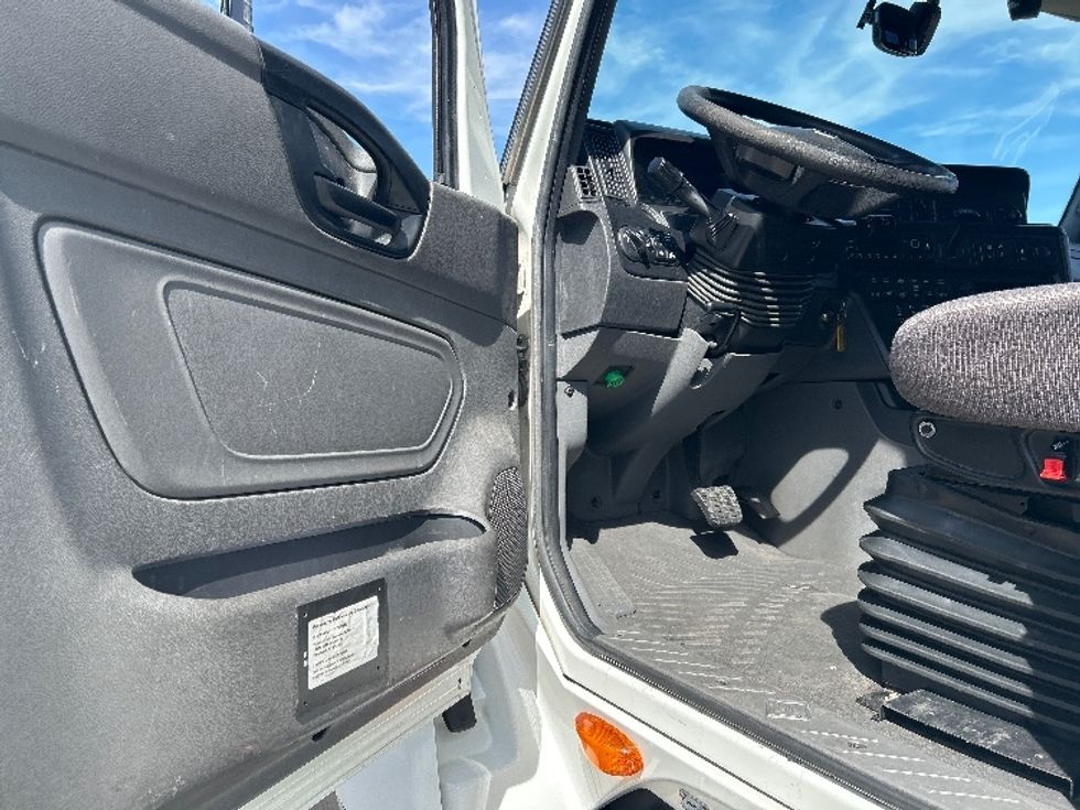 Sleeper Tractor-Heavy Duty Tractors-International-2023-LT625-Phoenix-AZ-700,541\n\t\tmiles-$ 39,750 - Image 9