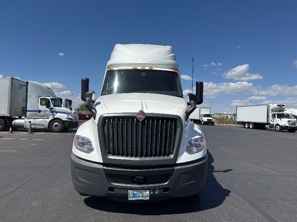 Sleeper Tractor-Heavy Duty Tractors-International-2023-LT625-Phoenix-AZ-702,115\n\t\tmiles-$ 40,750 - Image 2