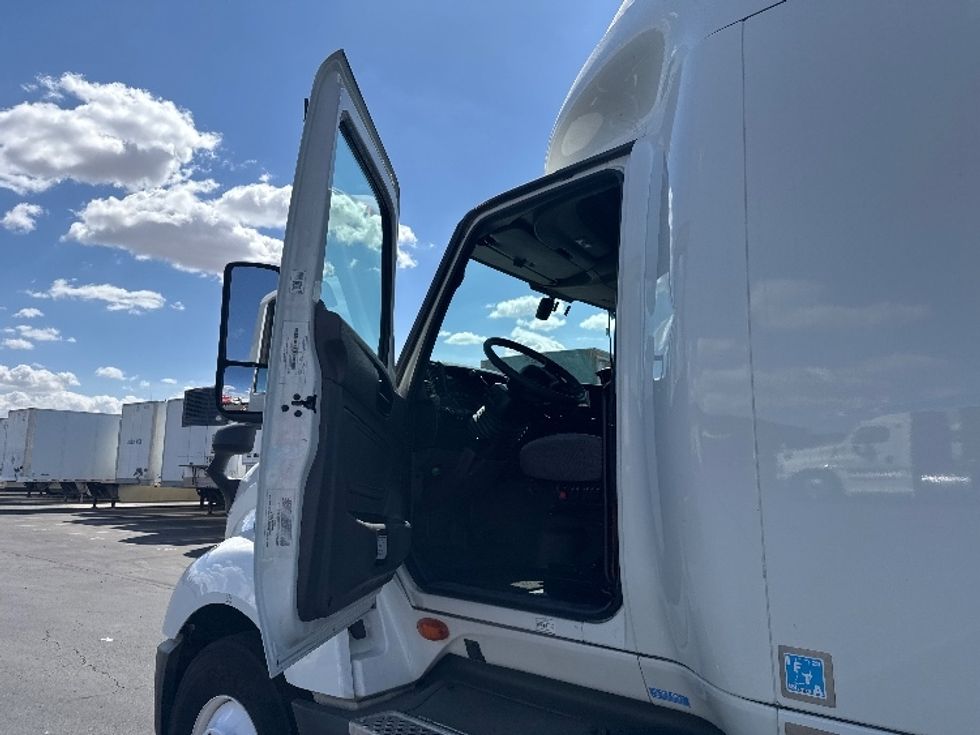 Sleeper Tractor-Heavy Duty Tractors-International-2023-LT625-Phoenix-AZ-702,115\n\t\tmiles-$ 40,750 - Image 9