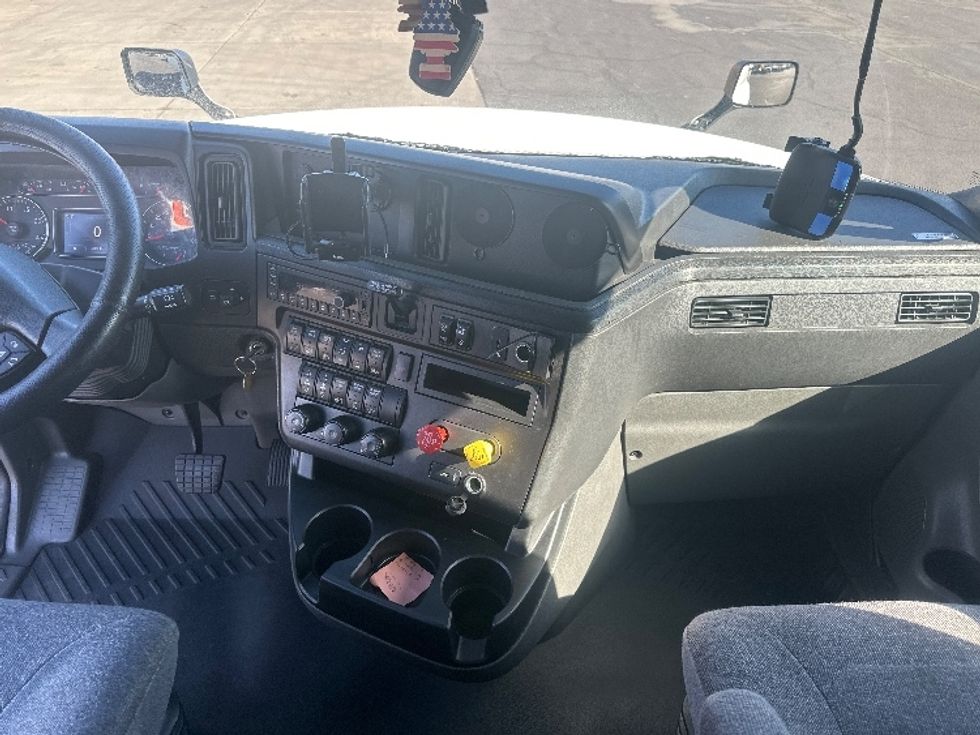 Sleeper Tractor-Heavy Duty Tractors-International-2023-LT625-Phoenix-AZ-709,274\n\t\tmiles-$ 48,250 - Image 12
