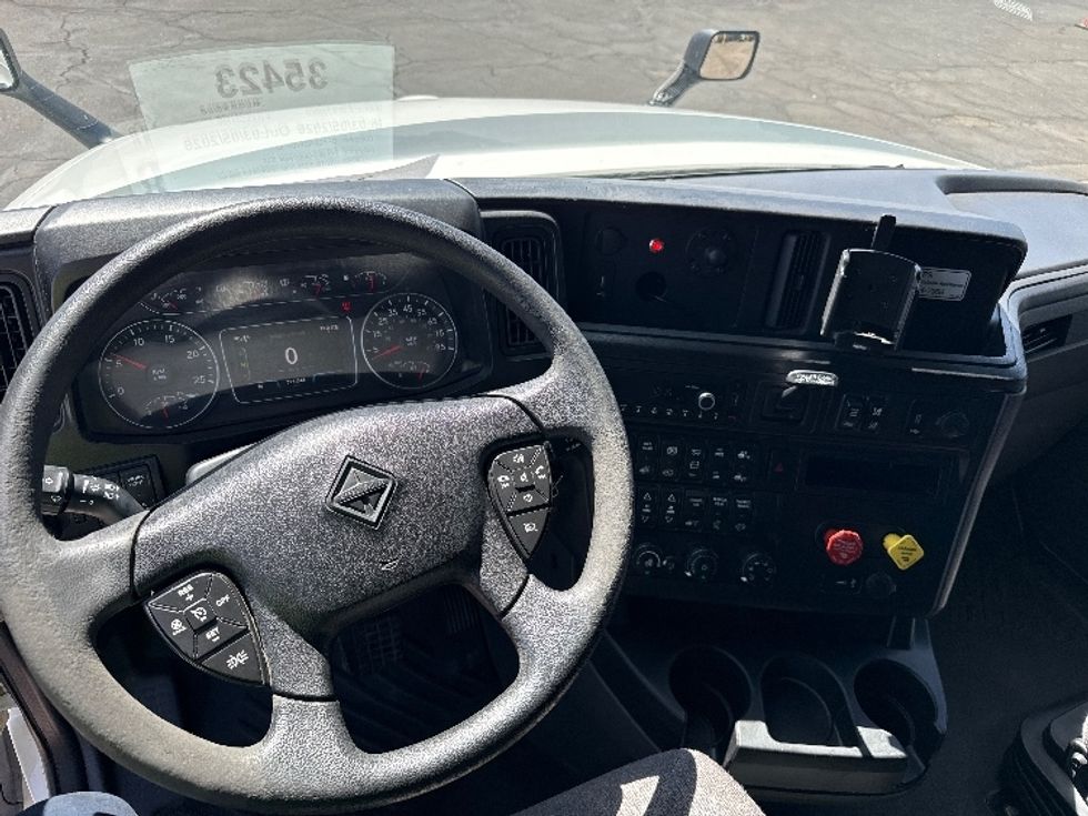 Sleeper Tractor-Heavy Duty Tractors-International-2023-LT625-Phoenix-AZ-721,046\n\t\tmiles-$ 37,500 - Image 11