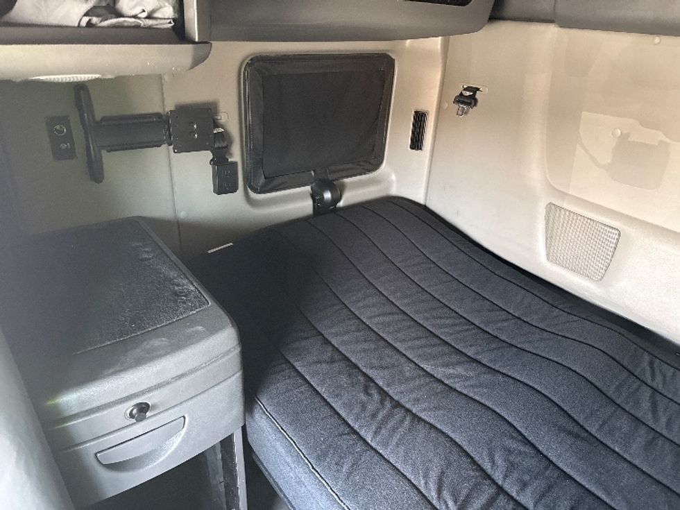 Sleeper Tractor-Heavy Duty Tractors-International-2023-LT625-Phoenix-AZ-721,046\n\t\tmiles-$ 37,500 - Image 18