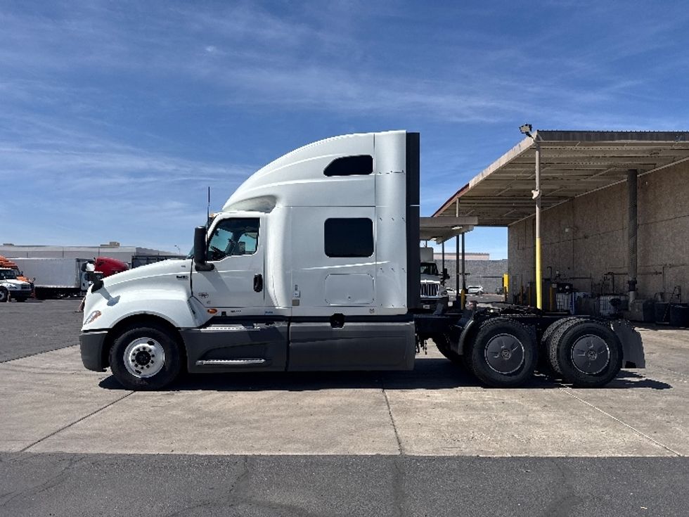 Sleeper Tractor-Heavy Duty Tractors-International-2023-LT625-Phoenix-AZ-721,046\n\t\tmiles-$ 37,500 - Image 4