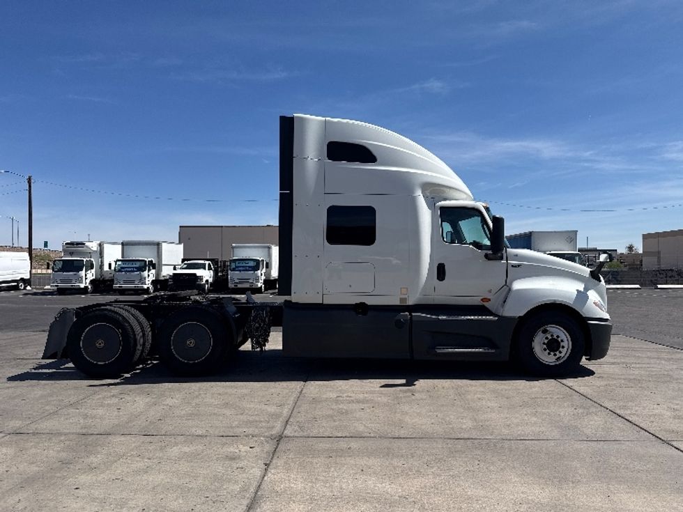 Sleeper Tractor-Heavy Duty Tractors-International-2023-LT625-Phoenix-AZ-721,046\n\t\tmiles-$ 37,500 - Image 8