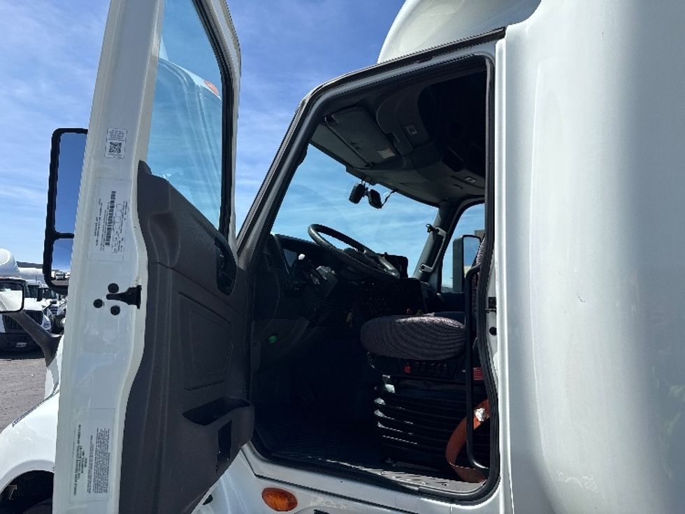 Sleeper Tractor-Heavy Duty Tractors-International-2023-LT625-Phoenix-AZ-721,046\n\t\tmiles-$ 37,500 - Image 9