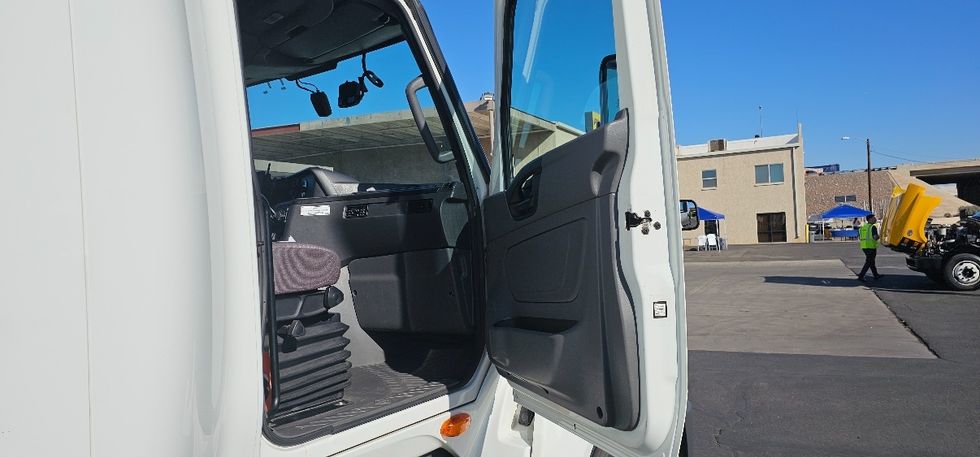 Sleeper Tractor-Heavy Duty Tractors-International-2023-LT625-Phoenix-AZ-727,461\n\t\tmiles-$ 36,750 - Image 13