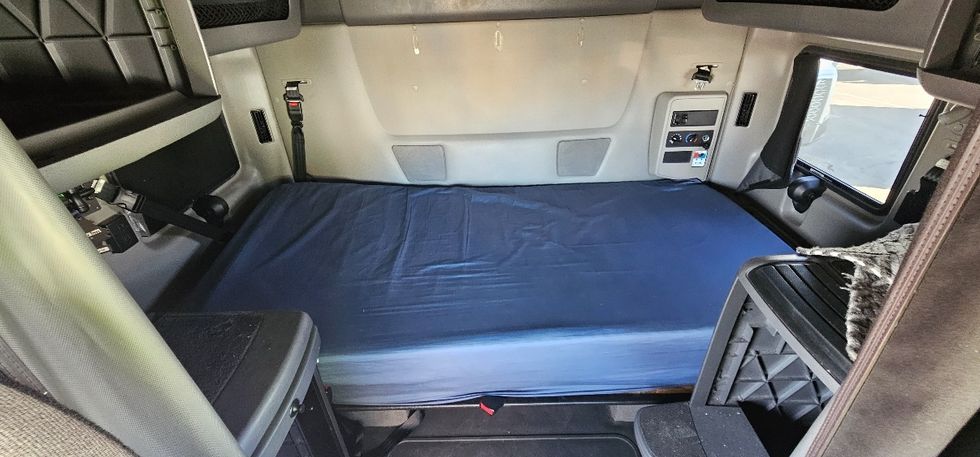 Sleeper Tractor-Heavy Duty Tractors-International-2023-LT625-Phoenix-AZ-727,461\n\t\tmiles-$ 36,750 - Image 16