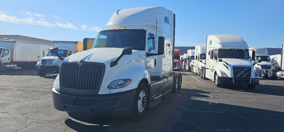 Sleeper Tractor-Heavy Duty Tractors-International-2023-LT625-Phoenix-AZ-727,461\n\t\tmiles-$ 36,750 - Image 3