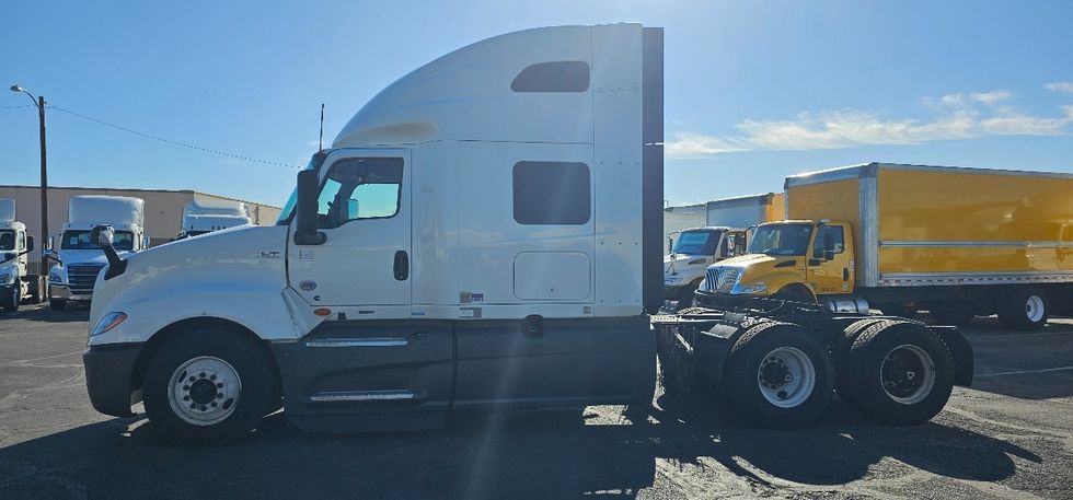 Sleeper Tractor-Heavy Duty Tractors-International-2023-LT625-Phoenix-AZ-727,461\n\t\tmiles-$ 36,750 - Image 4