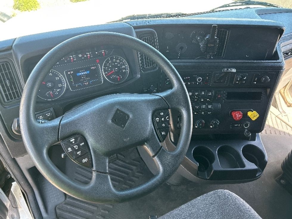 Sleeper Tractor-Heavy Duty Tractors-International-2023-LT625-Phoenix-AZ-734,571\n\t\tmiles-$ 36,000 - Image 11