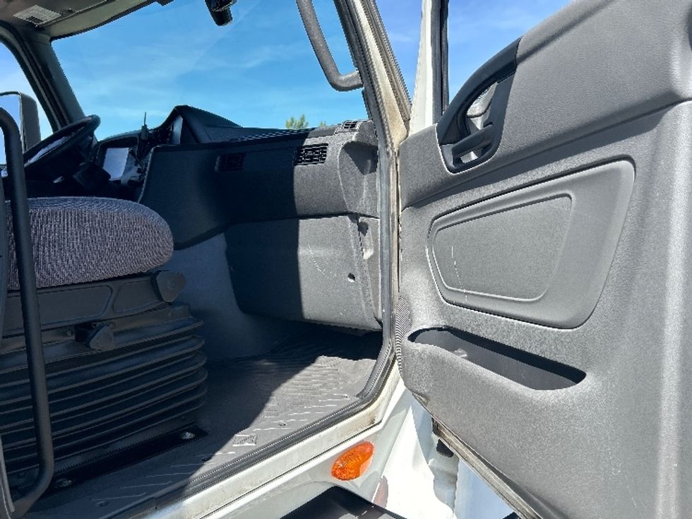 Sleeper Tractor-Heavy Duty Tractors-International-2023-LT625-Phoenix-AZ-734,571\n\t\tmiles-$ 36,000 - Image 13