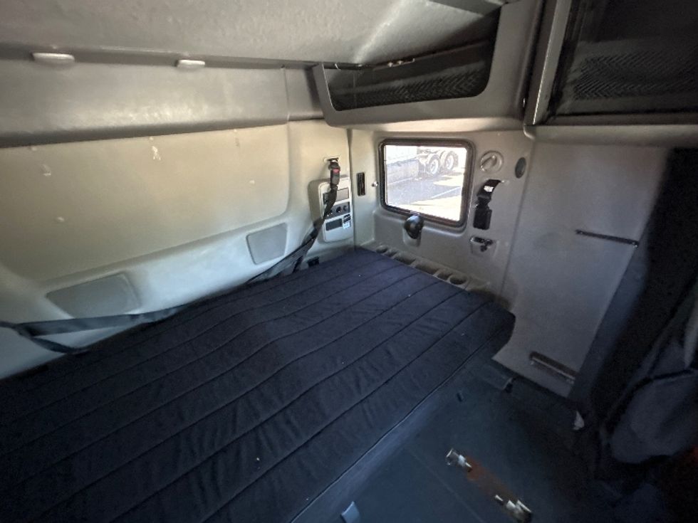 Sleeper Tractor-Heavy Duty Tractors-International-2023-LT625-Phoenix-AZ-734,571\n\t\tmiles-$ 36,000 - Image 18