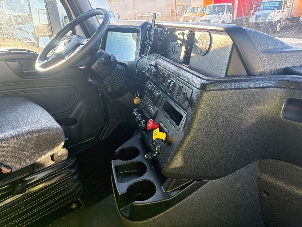 Sleeper Tractor-Heavy Duty Tractors-International-2023-LT625-Phoenix-AZ-746,970\n\t\tmiles-$ 34,750 - Image 13