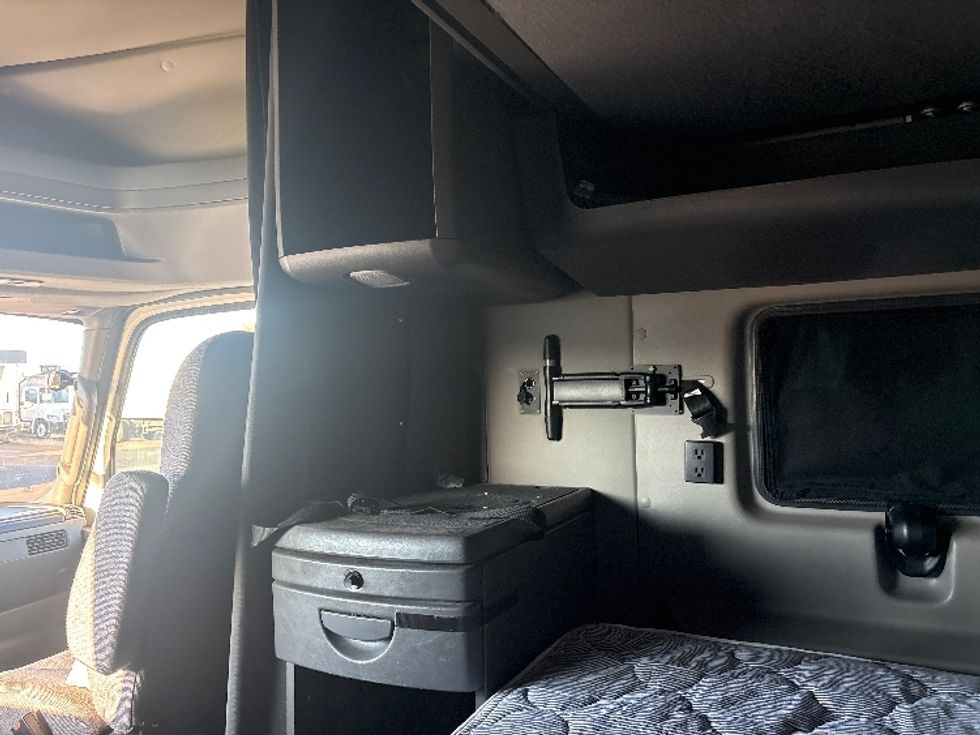 Sleeper Tractor-Heavy Duty Tractors-International-2023-LT625-Phoenix-AZ-746,970\n\t\tmiles-$ 34,750 - Image 17