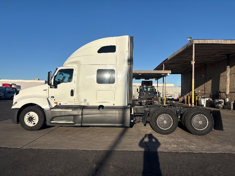 Sleeper Tractor-Heavy Duty Tractors-International-2023-LT625-Phoenix-AZ-746,970\n\t\tmiles-$ 34,750 - Image 4